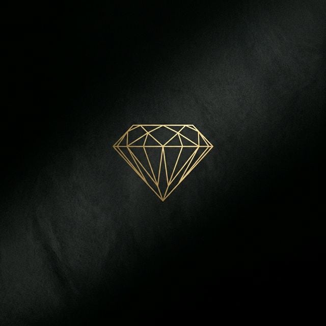 Anel Letra Personalizado com Diamantes em Ouro 18k 750